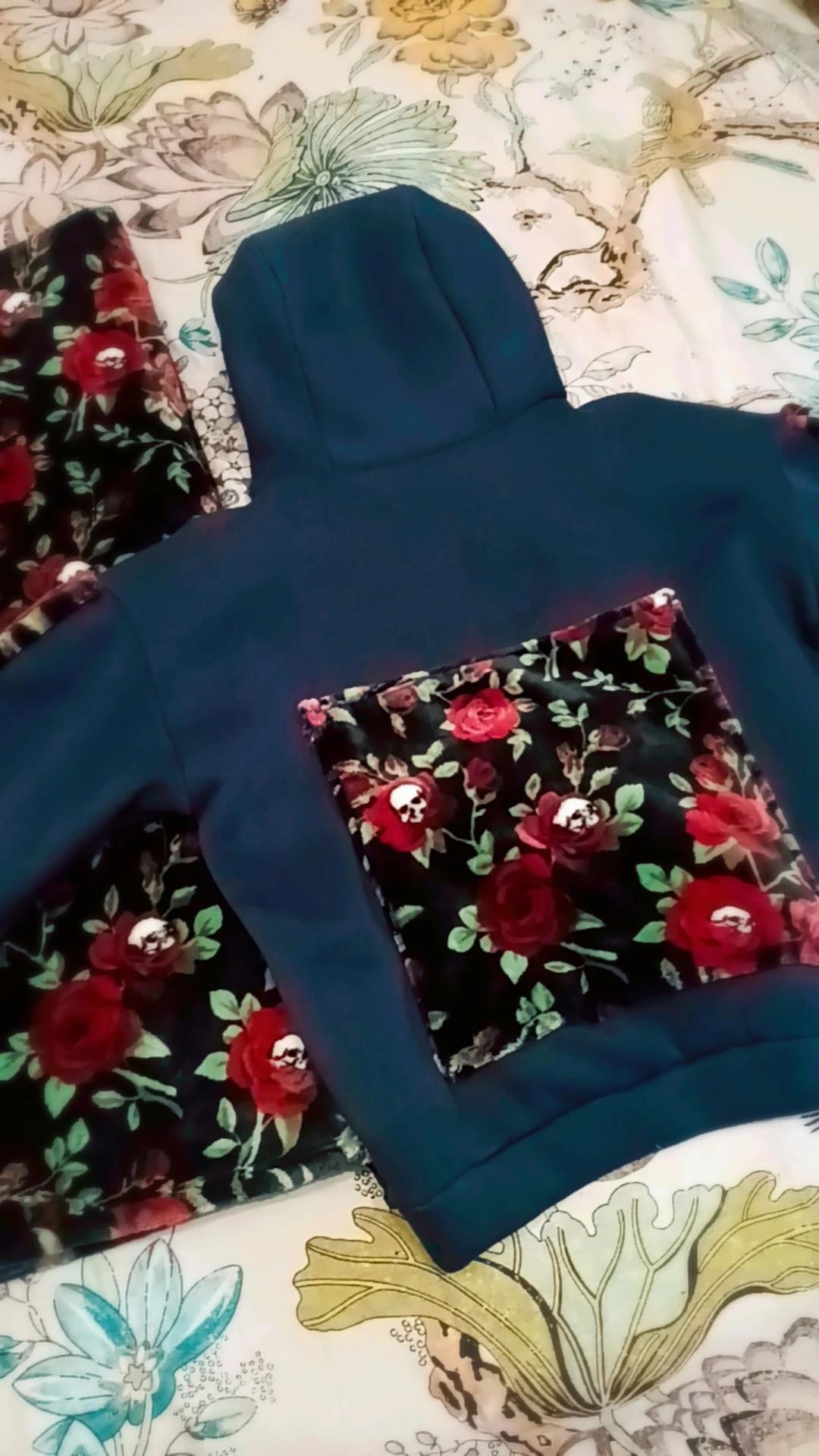 Hoodie Cosmic Flowers